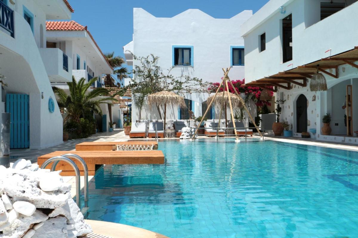 OV Suites, Greece