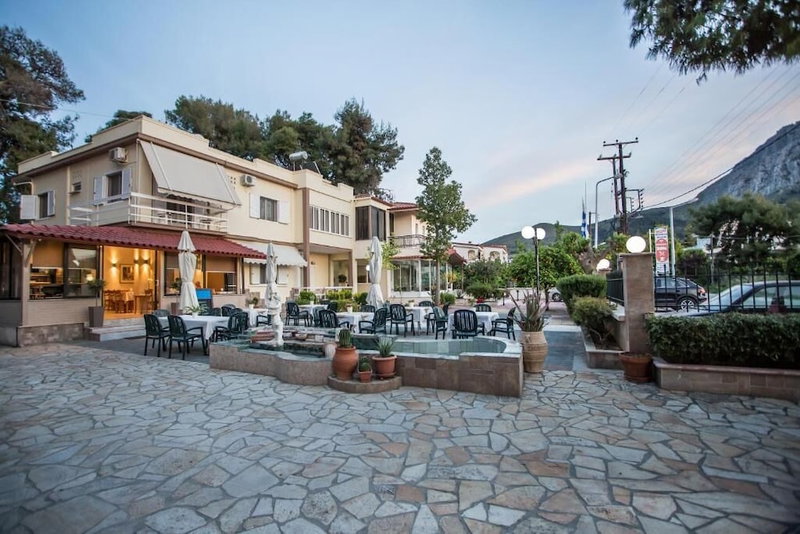 Vasilios Marinos Rooms, Corinth, Greece