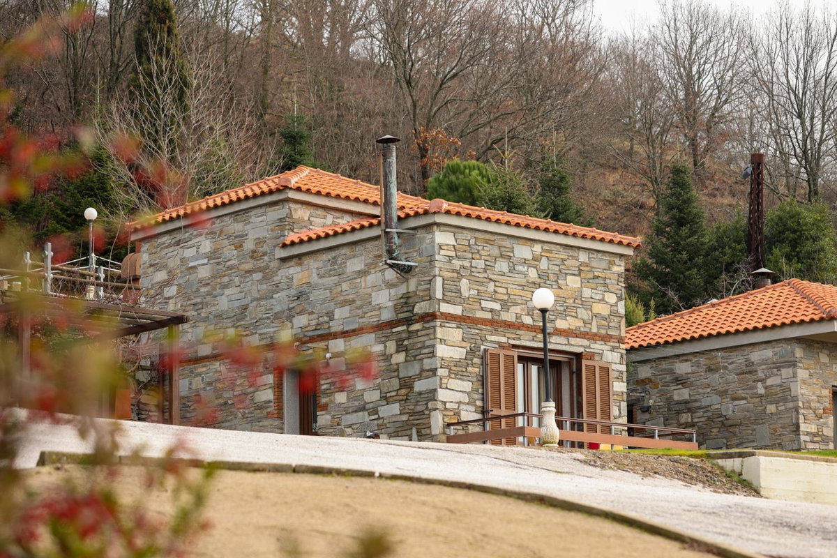 Hotel · 916 Mountain Resort, Xanthi