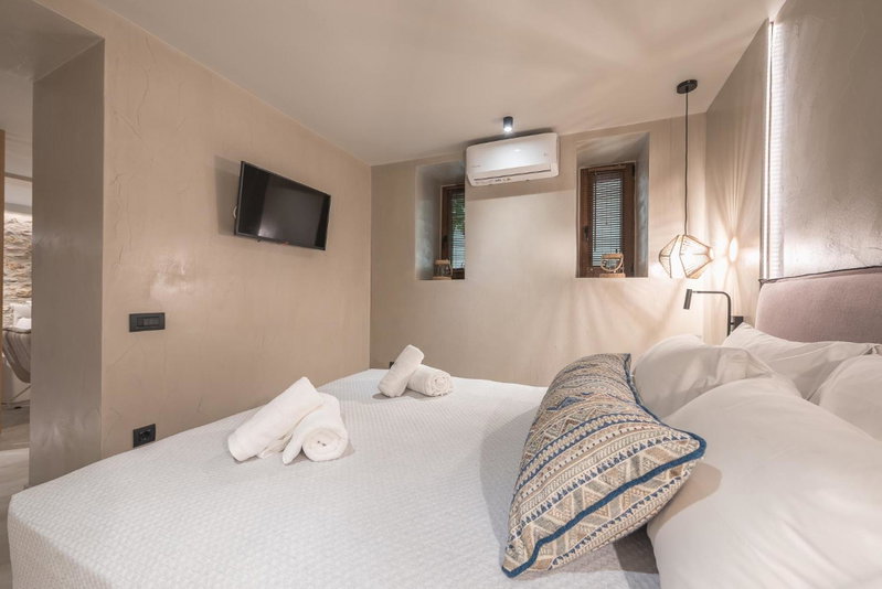 Apollonos 28 Luxury Suites, Athens, Greece