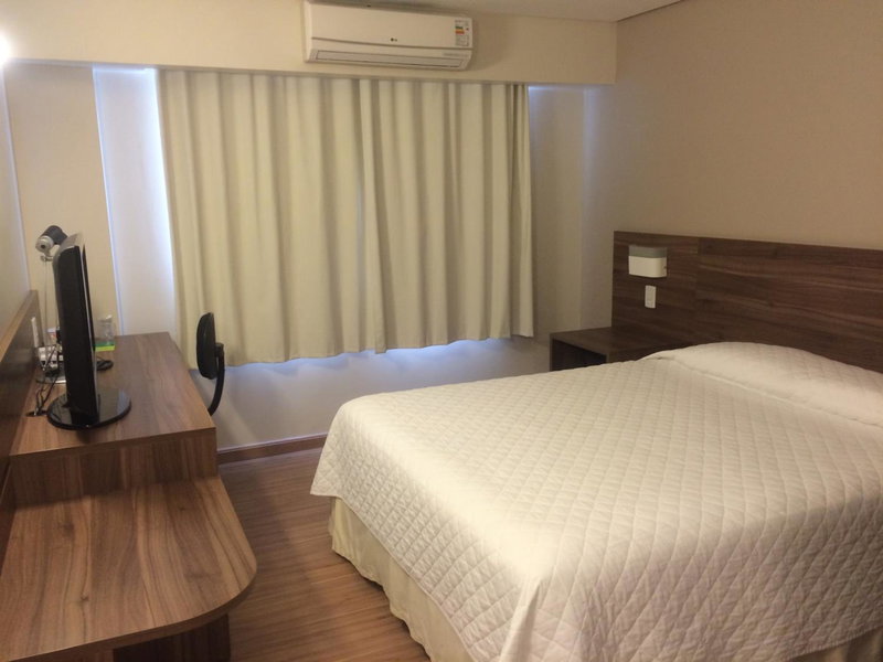 Mogano Business Hotel- ELETROPOSTO, Chapecó, Brazil