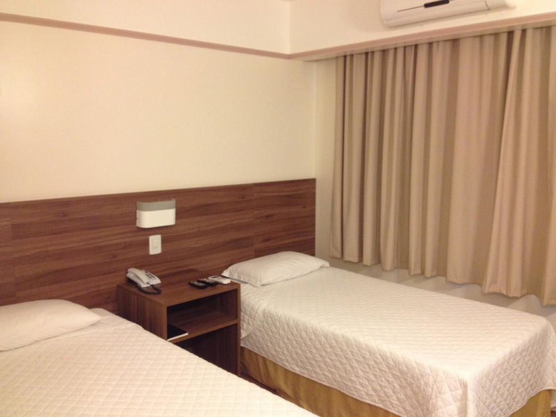 Mogano Business Hotel- ELETROPOSTO, Chapecó, Brazil