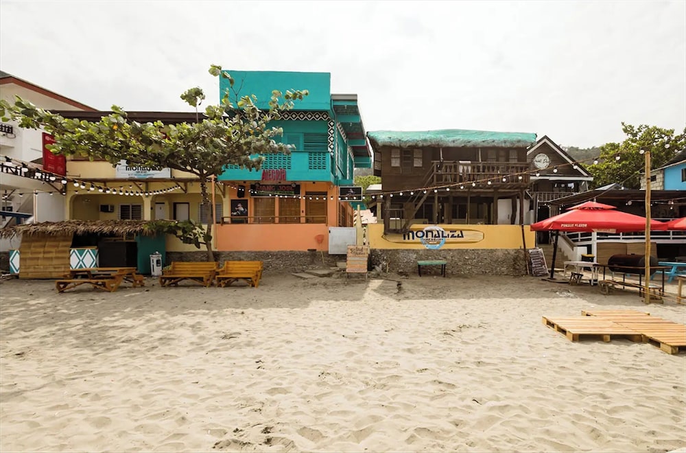 Hotel · Monaliza Surf Resort, San Juan