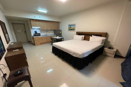 Aimor Condotel, Angeles City, Philippines