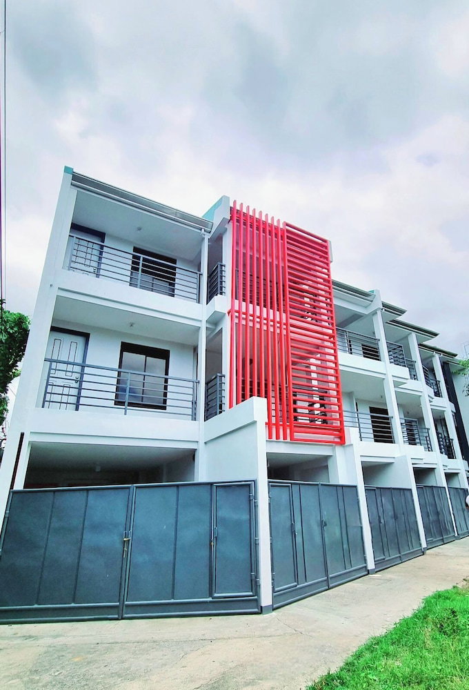 Hotel · Flat 35, Las Piñas