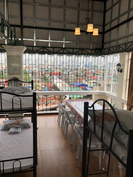 The Mansion: 18 Pax Budget Near Airport Terminal Pasay, Manila, Philippines