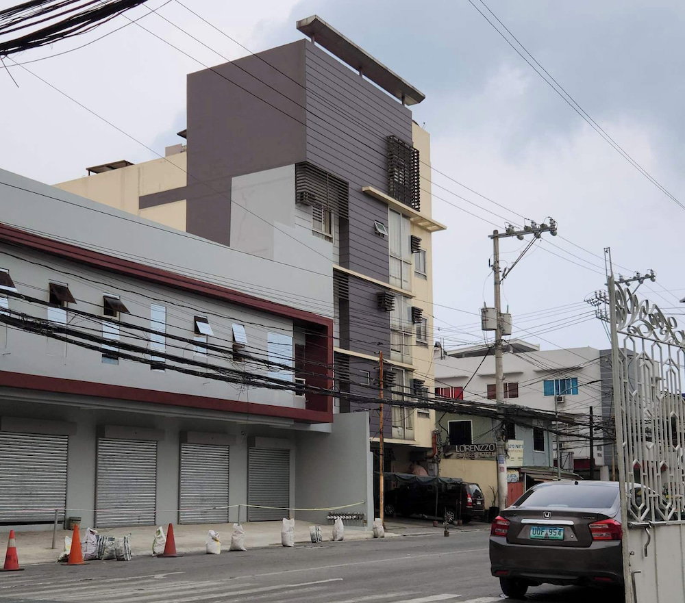 Lorenzzo Suites Hotel, Philippines