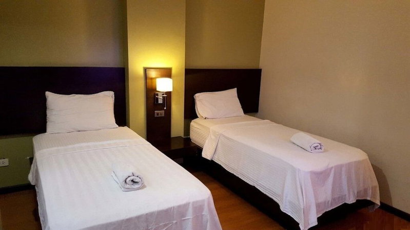 Lorenzzo Suites Hotel, Makati, Philippines