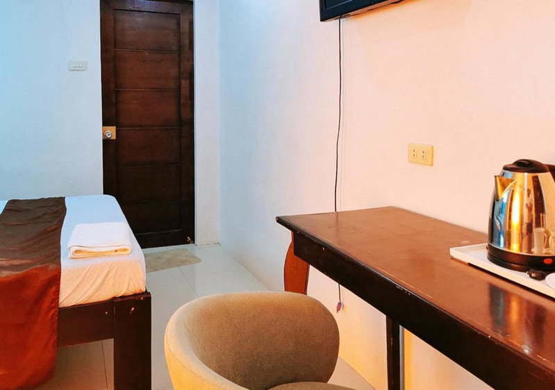 RedDoorz Segra Square Pension House, Balamban, Philippines