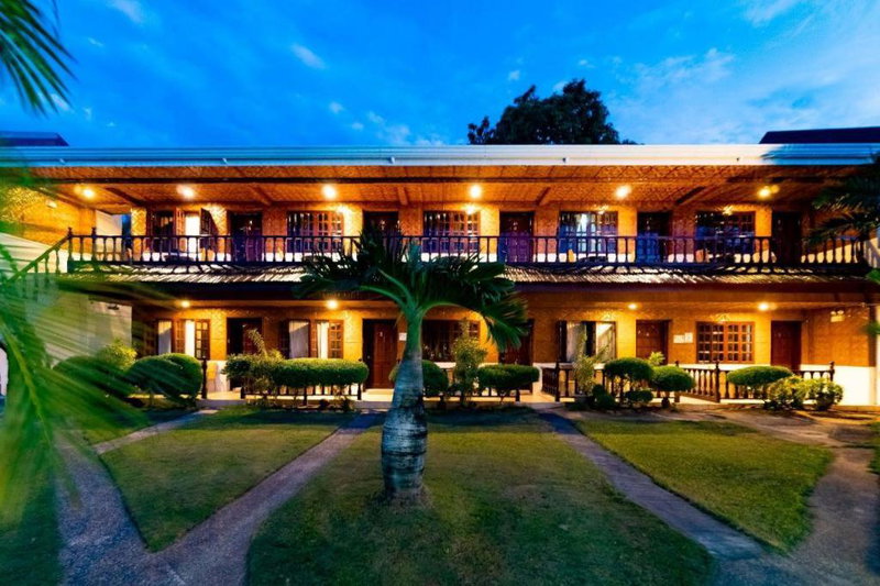 Coucou Bar Hotel and Restaurant, Pooc, Philippines
