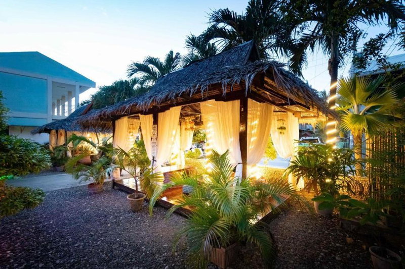 Coucou Bar Hotel and Restaurant, Pooc, Philippines