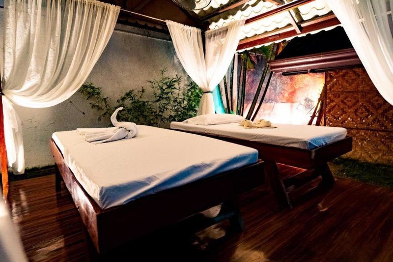 Coucou Bar Hotel and Restaurant, Pooc, Philippines