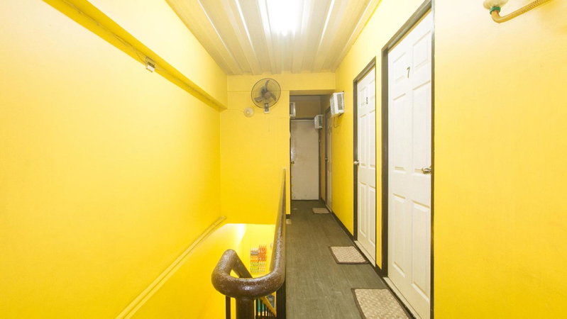 RedDoorz at LYOTO Bed and Breakfast near NAIA Terminal, Manila, Philippines