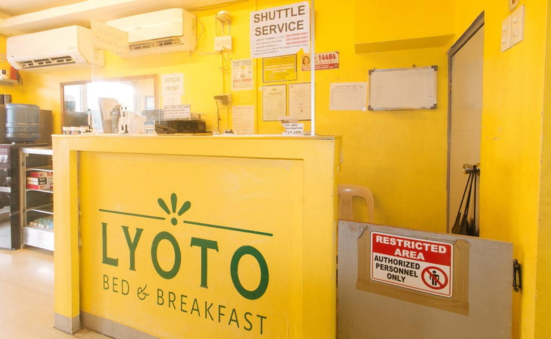RedDoorz at LYOTO Bed and Breakfast near NAIA Terminal, Manila, Philippines