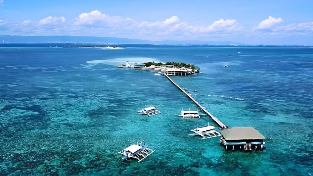 Nalusuan Island Resort and Marine Sanctuary, Philippines