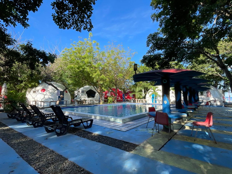 Binubusan Beach Hotel and Resort, Lian, Philippines