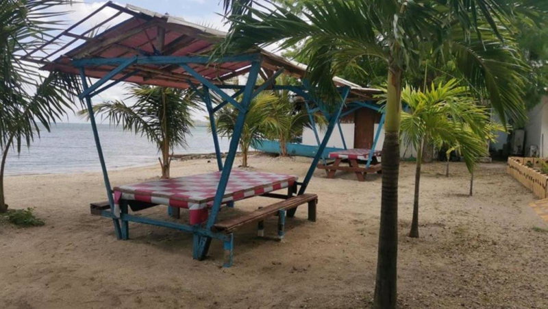 Binubusan Beach Hotel and Resort, Lian, Philippines