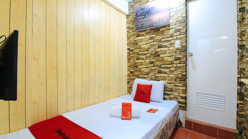 RedDoorz near OWWA Pasay, Pasay, Philippines