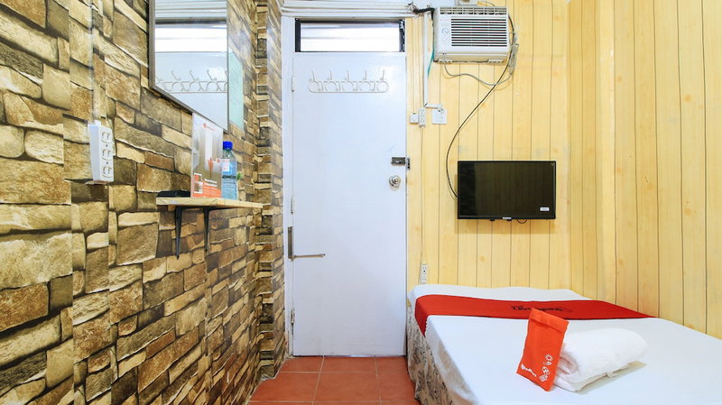 RedDoorz near OWWA Pasay, Pasay, Philippines