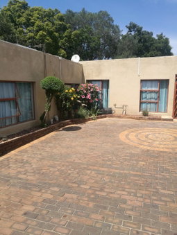 Naisar Sparkling Apartment, Germiston, South Africa