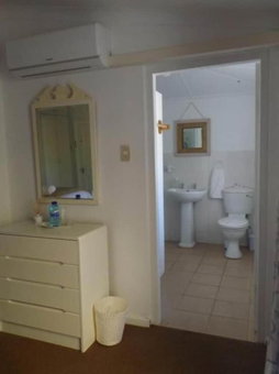 Breeze Inn Bed and Breakfast, Kidd's Beach, South Africa