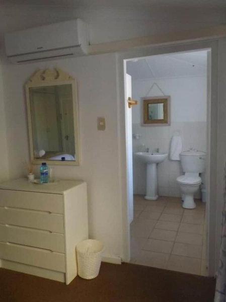 Breeze Inn Bed and Breakfast, Kidd's Beach, South Africa