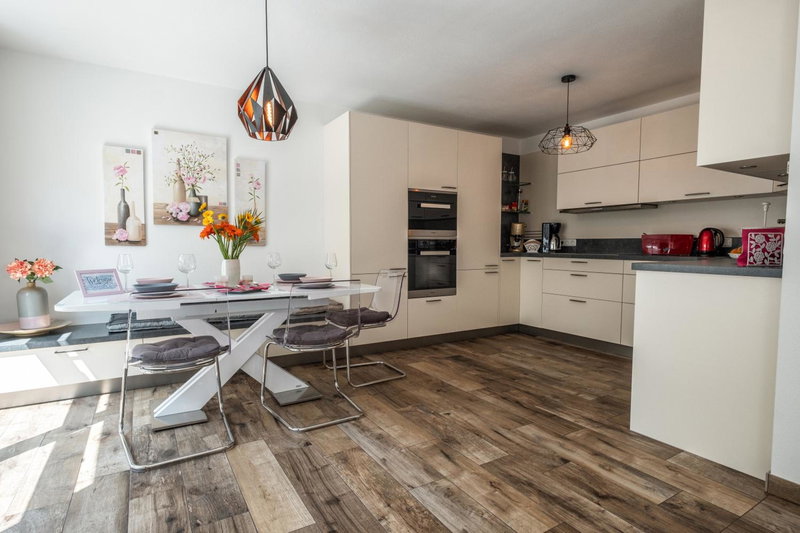 Moderne Souterrain-Wohnung, Anif, Austria