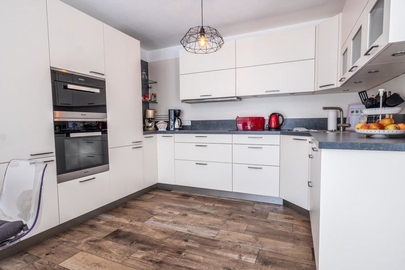 Moderne Souterrain-Wohnung, Anif, Austria