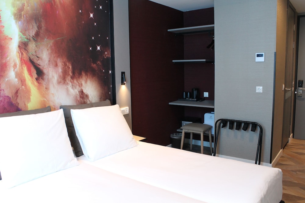 Hotel · Nebula Hotel by INE'S, Assendelft
