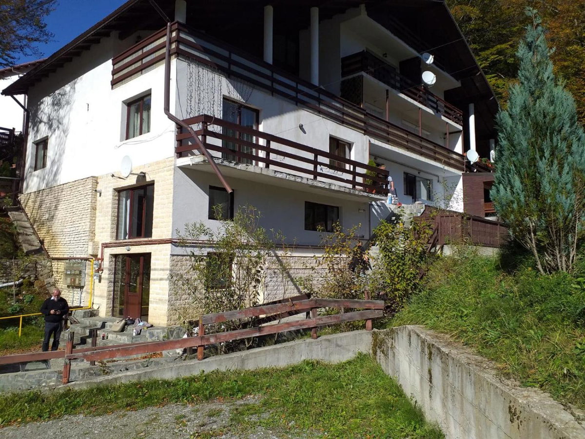 Anda Apartment, Romania