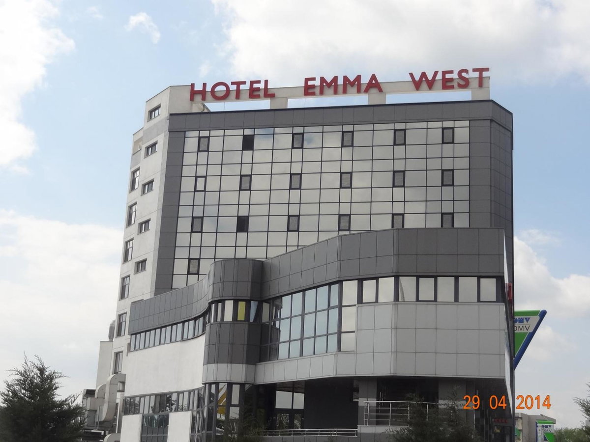 Hotel · Hotel Emma West, Craiova