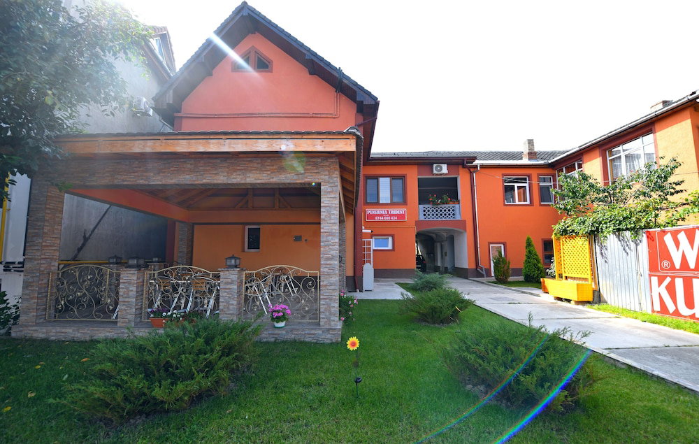 Hotel · Pensiunea Trident, Hateg