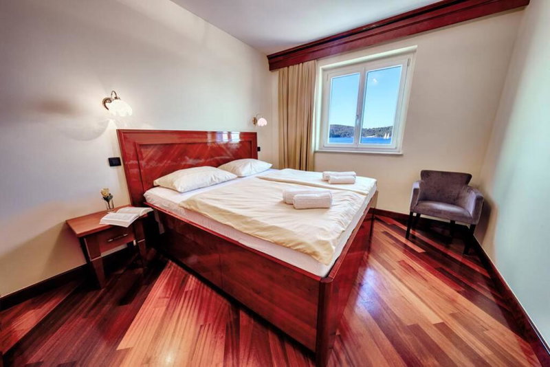 Seafront Apartment For4, Vis, Croatia