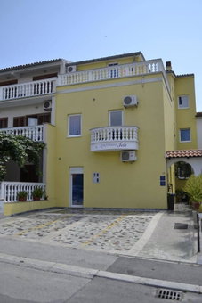 Cozy apartment with breakfast on request 1, Pula, Croatia