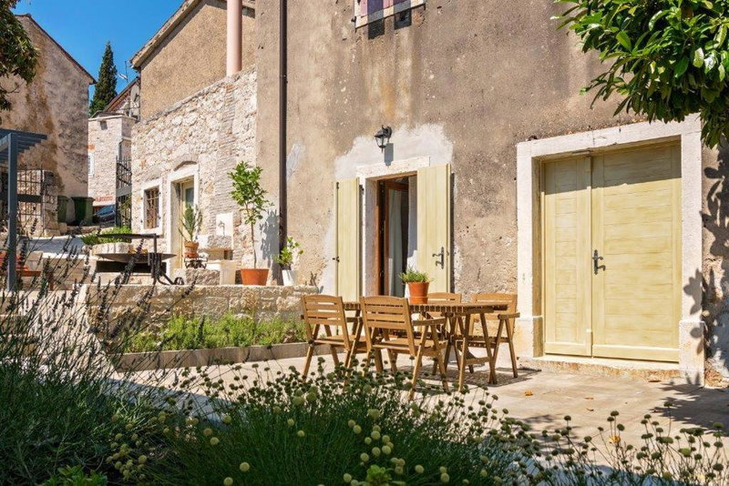 Old town studio and apartment, Vrsar, Croatia