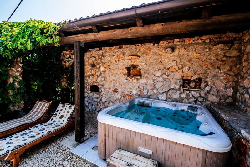 Villa Lily Comfortable holiday residence, Veli Iž, Croatia