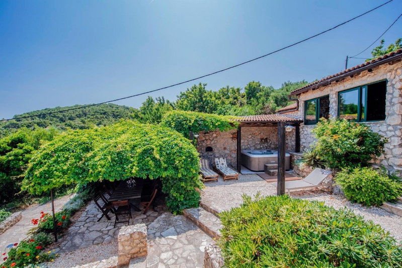 Villa Lily Comfortable holiday residence, Veli Iž, Croatia