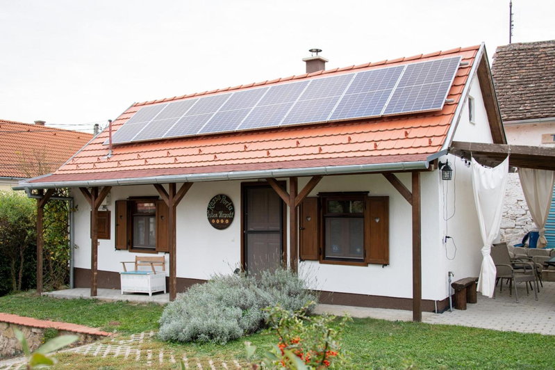 Rózsa Porta, Zengővárkony, Hungary