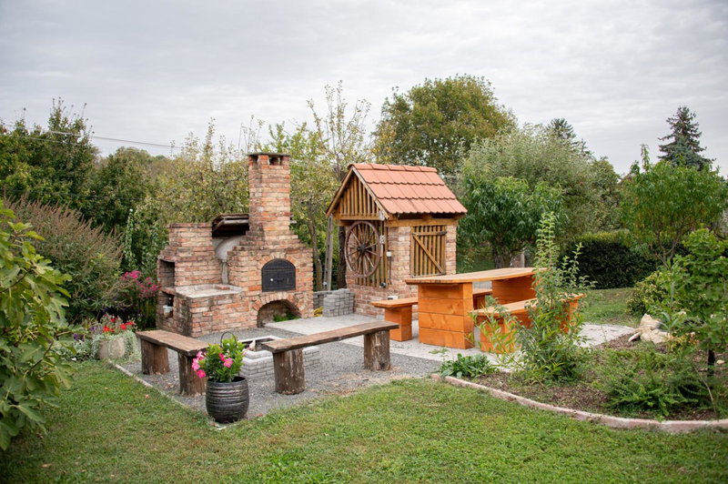 Rózsa Porta, Zengővárkony, Hungary