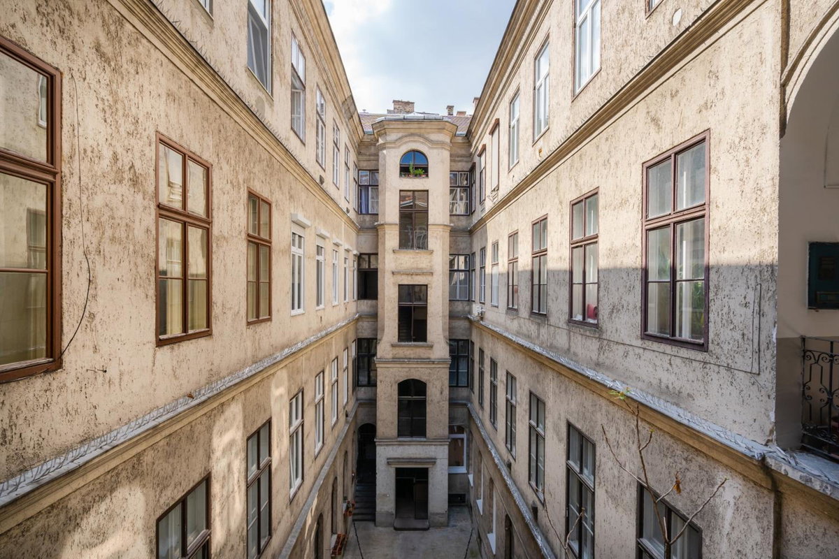 Hotel · Lonyay Grand Central, Budapest