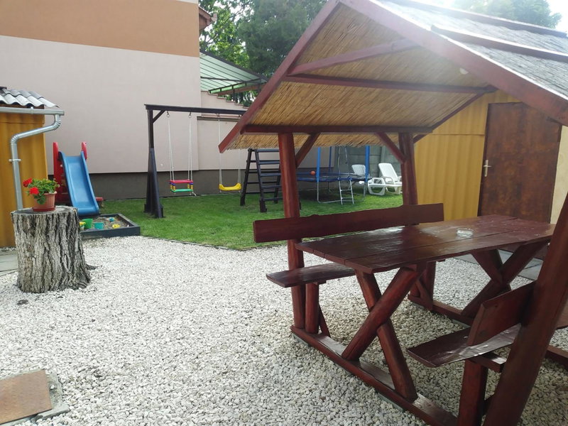 Szivárvány Apartman, Gyula, Hungary