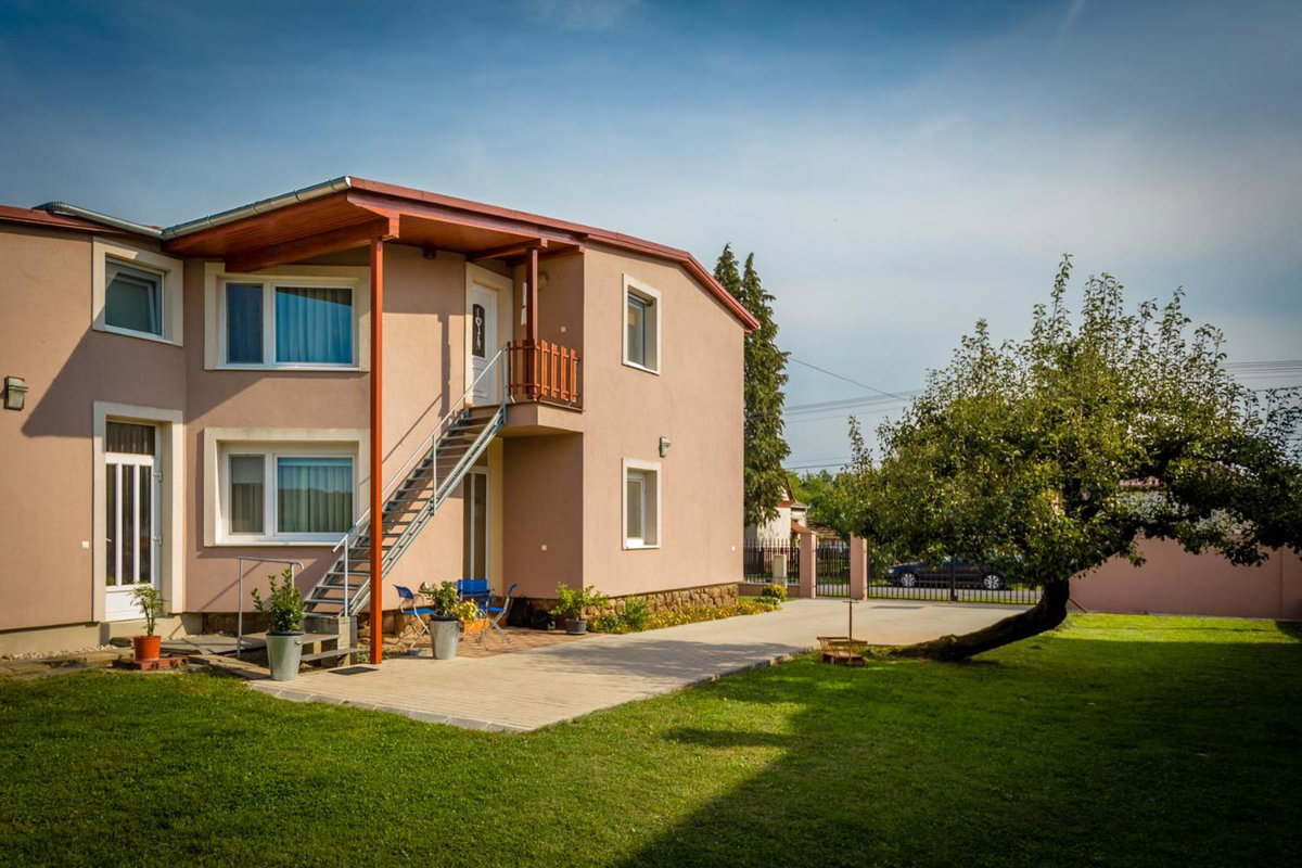 Hotel · Orgona Vendégház, Murakeresztúr