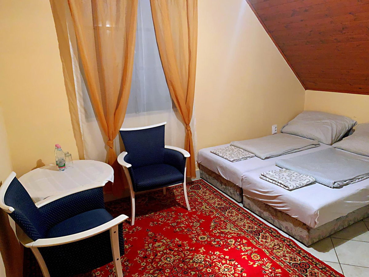 Koloska apartmanház, Hungary