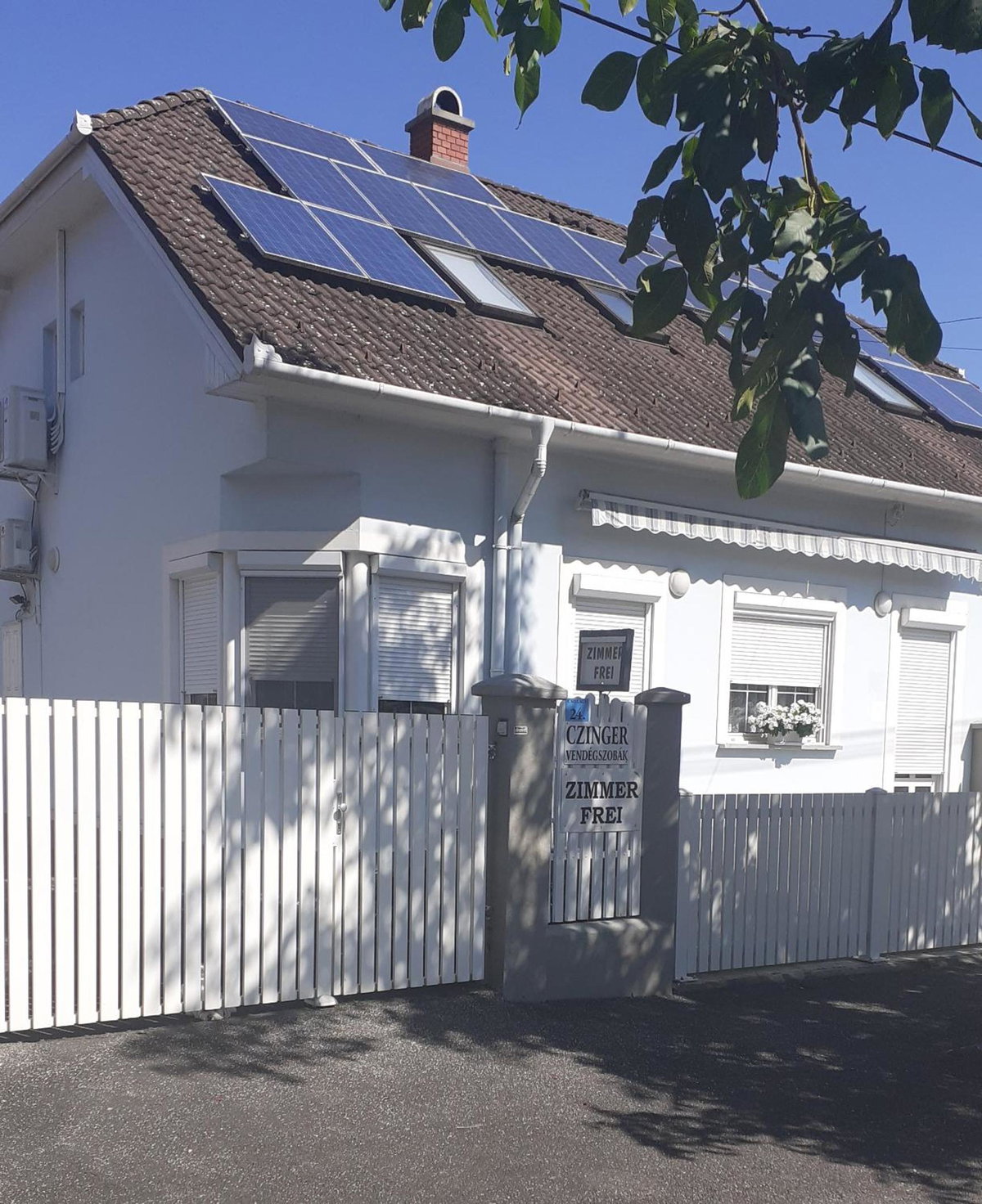 Czinger Vendégszobák, Hungary