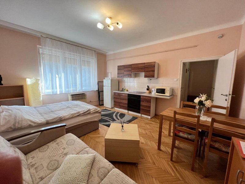 Révay Apartment, Szeged, Hungary