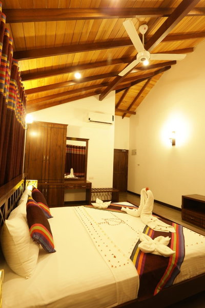 Diya Dahara Lake Resort, Tissamaharama, Sri Lanka