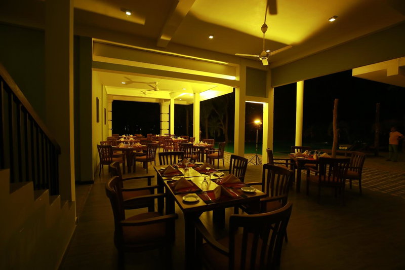 Diya Dahara Lake Resort, Tissamaharama, Sri Lanka