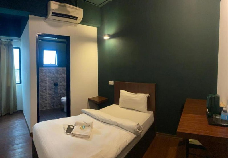 Room V Kluang Parade By SECOM, Kluang, Malaysia