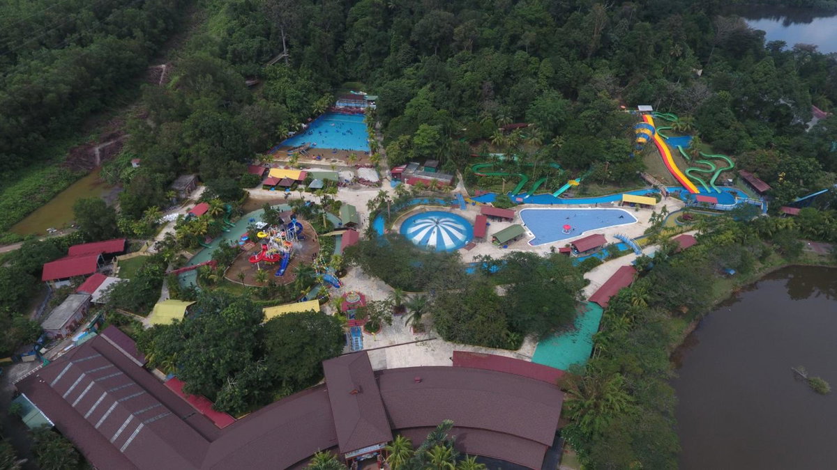 Bukit Merah Laketown Resort, Malaysia
