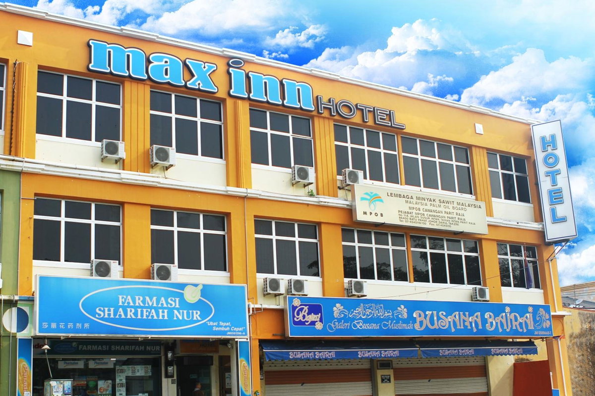 Hotel · Max Inn Hotel, Parit Raja